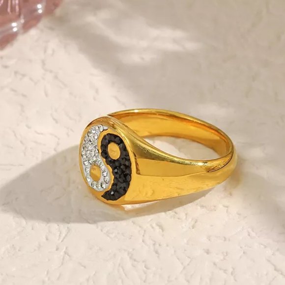 Yin Yang Zircon Black &‎ White Ring 18K Gold Plating - Picture 9 of 10
